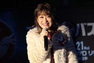 「ゴーストバスターズ」フェイスツリー点灯式で鈴木奈々がゴースト化？