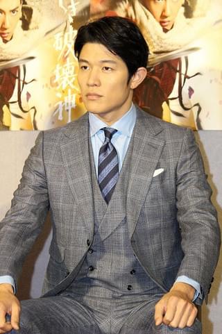 綾瀬はるか「大河ドラマはじっくり味わってください！」と鈴木亮平にアドバイス