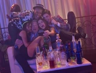 セクハラ＆濃厚キス、こんなデ・ニーロ見たことない！「ダーティ・グランパ」ハレンチ画像公開