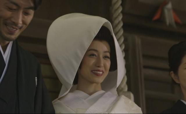 白無垢姿の及川奈央