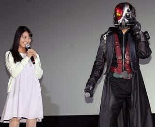 井口昇監督豪語「考えていること同じ」、最新作「スレイブメン」はヒーロー版「君の名は。」