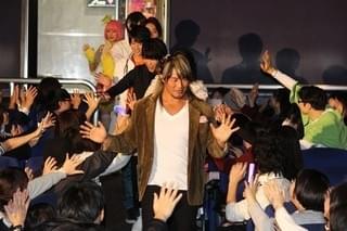 棚橋弘至、仮面ライダー俳優と生変身ポーズ披露