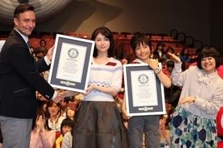 南出凌嘉＆浜辺美波「妖怪ウォッチ」ファンと挑んだギネス記録、波乱の展開に！