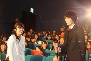 福士蒼汰、小松菜奈の無茶ぶりに大照れ＆まさかの仕返し！