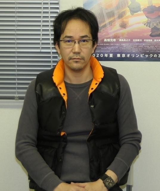 取材に応じた神山健治監督