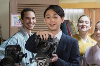 北大路欣也出演「三匹のおっさん3」にシャーロット・ケイト・フォックスらゲスト出演！