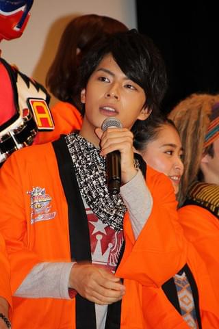 ジュウオウジャー＆ニンニンジャー、“ジュウオウダンス”披露にファン500人喝さい！