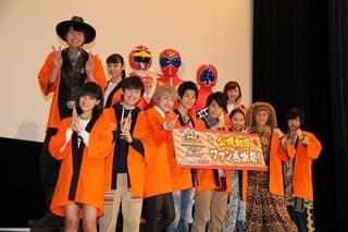 ジュウオウジャー＆ニンニンジャー、“ジュウオウダンス”披露にファン500人喝さい！