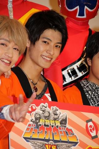 ジュウオウジャー＆ニンニンジャー、“ジュウオウダンス”披露にファン500人喝さい！