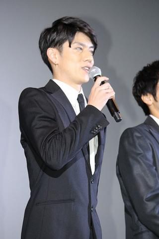 青木玄徳、観客の強張った表情に手応え十分！「新しい『闇金ドッグス』です」