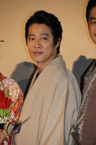 綾瀬はるか、着物姿に恥じらいも「う、う、嬉しいものです」