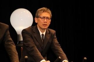 小日向文世、極寒撮影で生命の危機!? 深津絵里はブタとの共演に苦悩