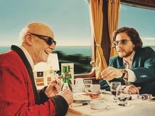 盲目の画家と青年のロードムービー「僕とカミンスキーの旅」4月公開