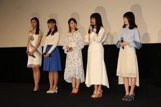 浜辺美波、主演「咲」舞台挨拶後にエゴサーチ!?「みんなで仲良く、感想を拝見します」