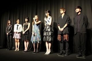 足立梨花、「Seventeen」専属モデル・江野沢愛美の「ゲス顔がすごかった！」