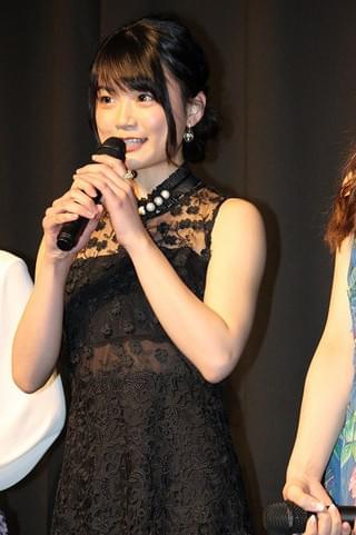 足立梨花、「Seventeen」専属モデル・江野沢愛美の「ゲス顔がすごかった！」