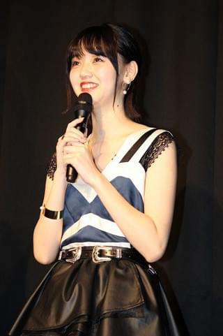 足立梨花、「Seventeen」専属モデル・江野沢愛美の「ゲス顔がすごかった！」