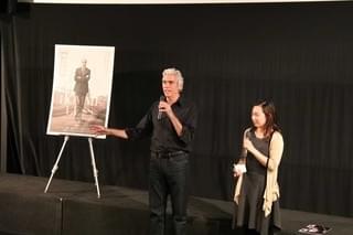 「ホームレス」のNYイケオジ、渋谷で初日舞台挨拶 日本での就活はやや苦戦中