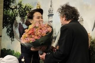 ティム・バートン監督「ミス・ペレグリン」に込めた思い明かす「奇妙なのは良いこと」