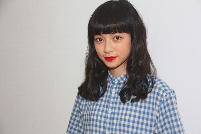 インタビューに応じたヤオ・アイニン