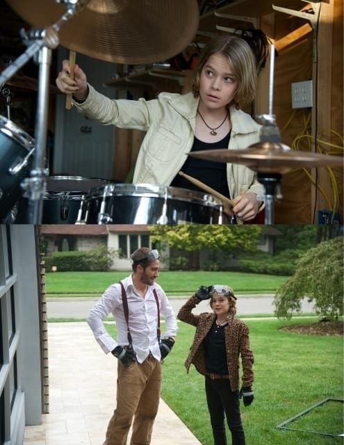 ドラムの腕前も披露