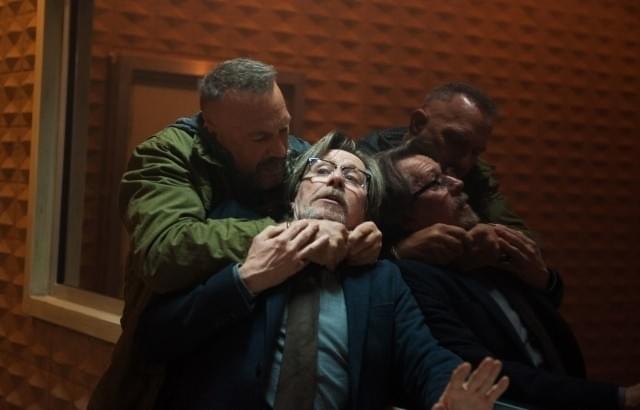 ケビン・コスナーとゲイリー・ オールドマンのバトルシーンも