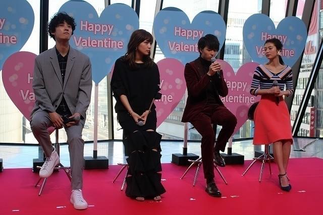 川口春奈、大ファン・スキマスイッチの「奏」サプライズ演奏に涙ポロポロ