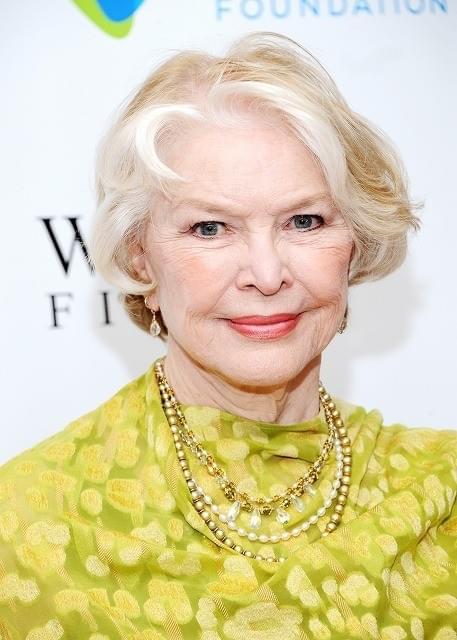 オスカー女優エレン・バースティン、84歳で監督デビュー！