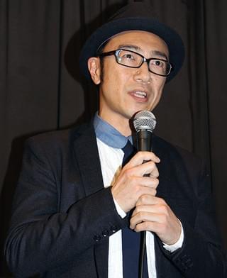 柳家喬太郎、初主演映画の初日挨拶での衣装に自虐「映画らしいですが、浮いております」