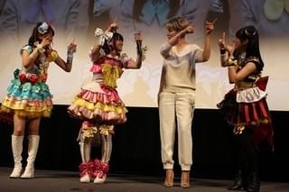 梅宮アンナ、「プリパラ」声優・茜屋日海夏らのキュートな衣装を「私も着たかったな」