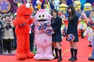 広瀬すず＆中条あやみ、USJにサプライズ登場！「チア☆ダン」コラボダンス披露