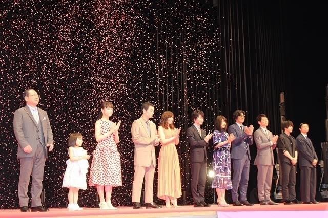 有村架純、神木隆之介の現場での“奇行”を目撃!?「枕の下に何か忍ばせていた」