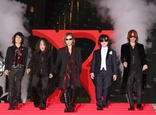 「X JAPAN」YOSHIKI、感激に声震わせファンに感謝 メンバー5人が六本木に降臨