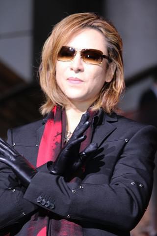 「X JAPAN」YOSHIKI、感激に声震わせファンに感謝 メンバー5人が六本木に降臨