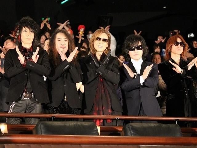 「X JAPAN」YOSHIKI、感激に声震わせファンに感謝 メンバー5人が六本木に降臨