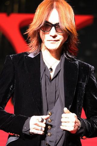 「X JAPAN」YOSHIKI、感激に声震わせファンに感謝 メンバー5人が六本木に降臨