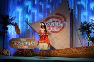 夏木マリ、まさかの歌詞失念！「モアナ」楽曲生披露で緊張、屋比久知奈と抱き合う