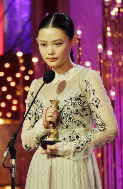 最優秀助演女優賞に輝いた杉咲花