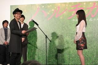 佐藤勝利、橋本環奈の“本気蹴り”に「ノンフィクションでお送りしてます」