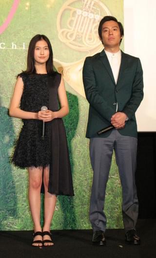 佐藤勝利、橋本環奈の“本気蹴り”に「ノンフィクションでお送りしてます」