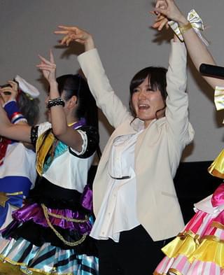 紺野あさ美アナ、最後の公の場!?でアニメ「プリパラ」のダンス披露 笑顔で決めポーズも