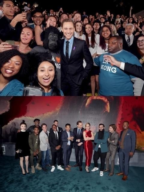 ファンとの記念撮影に笑顔満面