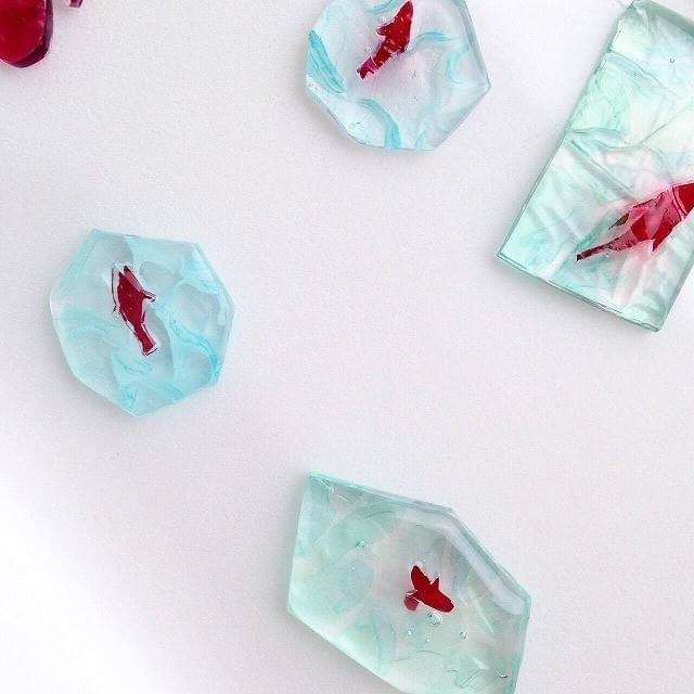 キュートなピアスなど限定グッズを販売!