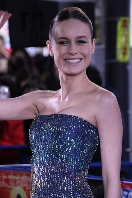 トム・ヒドルストン＆ブリー・ラーソン、GACKTオススメのゴールデン街に興味津々