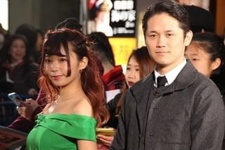 トム・ヒドルストン＆ブリー・ラーソン、GACKTオススメのゴールデン街に興味津々