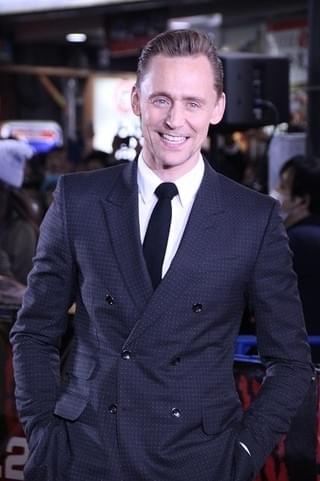 トム・ヒドルストン＆ブリー・ラーソン、GACKTオススメのゴールデン街に興味津々