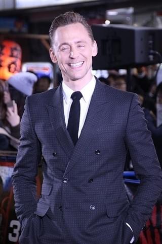 トム・ヒドルストン＆ブリー・ラーソン、GACKTオススメのゴールデン街に興味津々