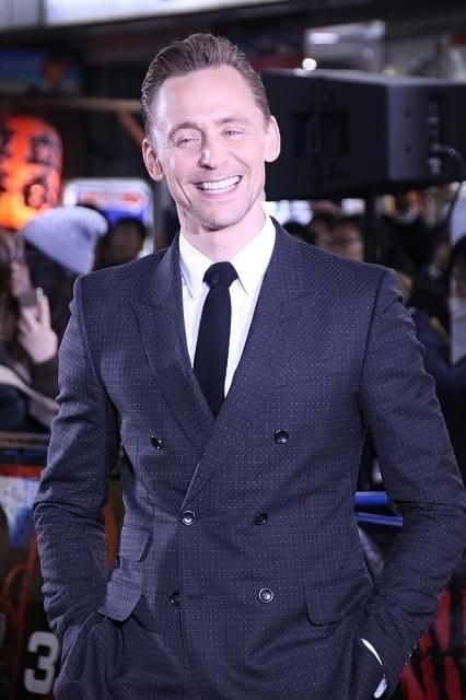 トム・ヒドルストン＆ブリー・ラーソン、GACKTオススメのゴールデン街に興味津々