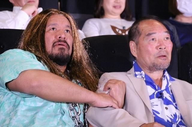 バイきんぐの2人と共に4DX体験!