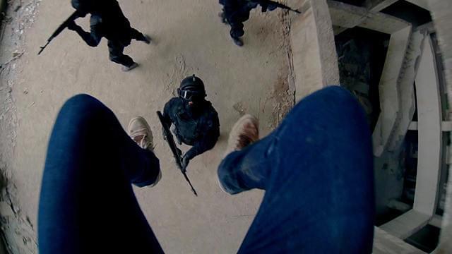 廃墟で臨場感溢れるアクション